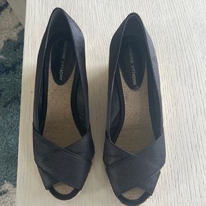 Black size 9 Adrienne Vittadini shoes.  Only worn once.